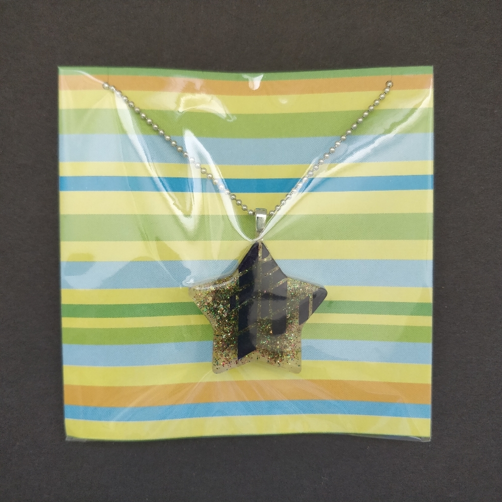 Geometric Star Resin Necklace